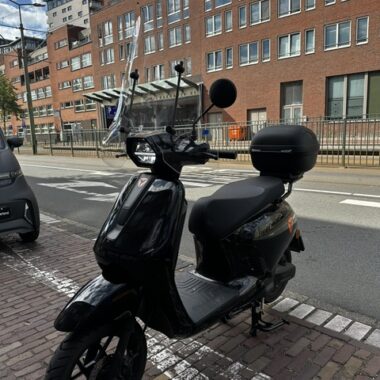 Yadea Owin Zwart Elektrisch 2026 25KM
